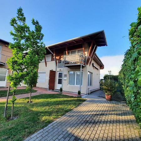 Appartamento Foki Apartman Siófok Esterno foto