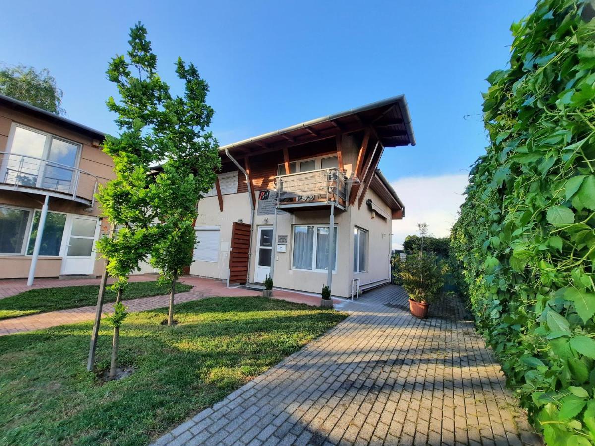 Appartamento Foki Apartman Siófok Esterno foto